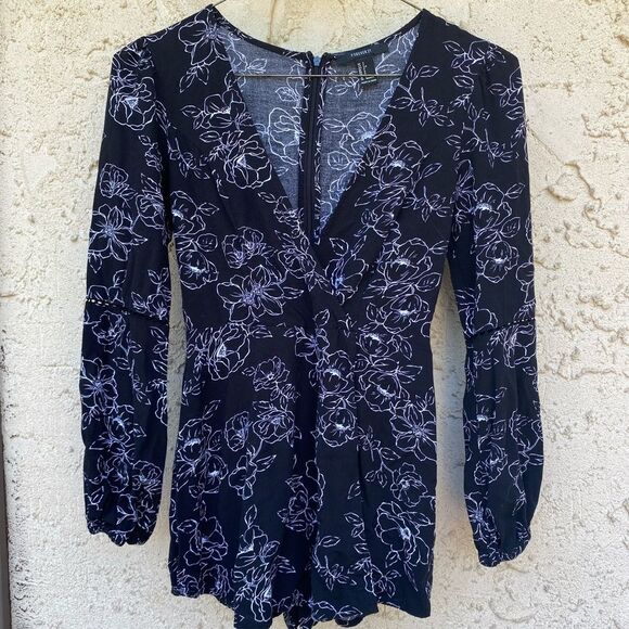 Forever 21 Size small black and white romper play suit Longsleeve floral - Picture 1 of 6
